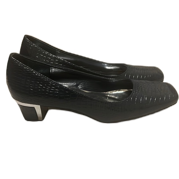 Pierre Dumas, Closed Toe  Heels, Blue, Size 7.5M - Picture 1 of 13